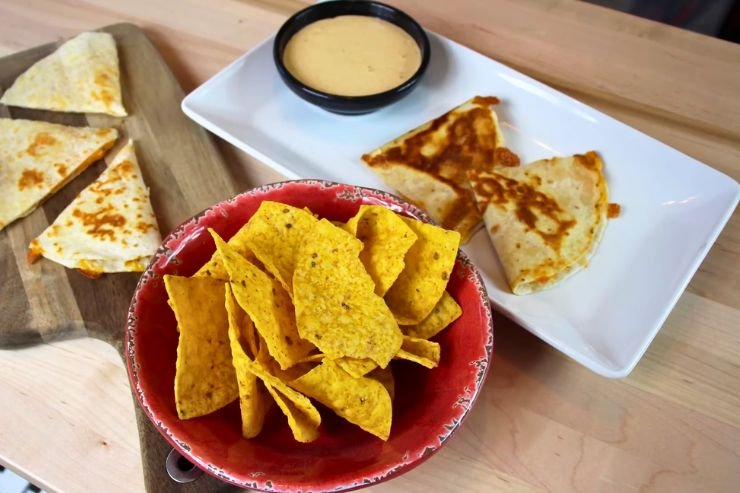 How to Use Taco Bell Quesadilla Sauce